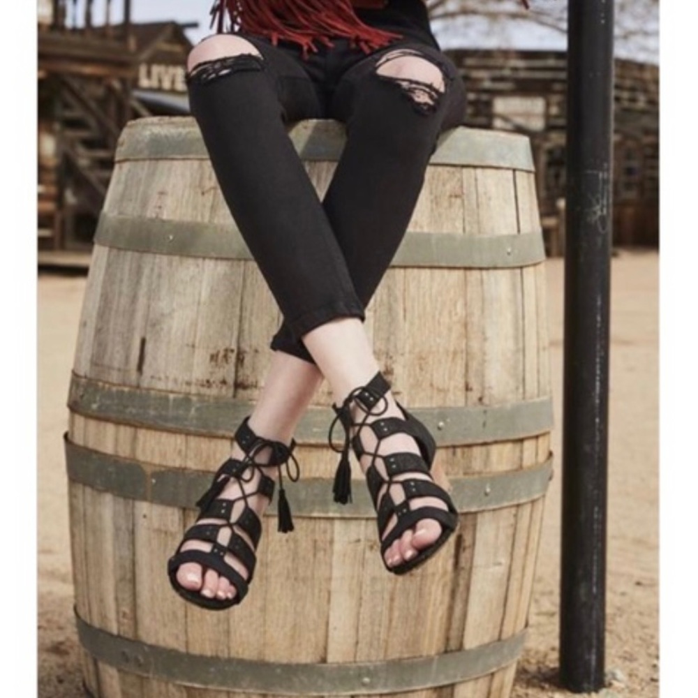 UGG Black Yasmin Snake Wedge Sandal Heel 8.5